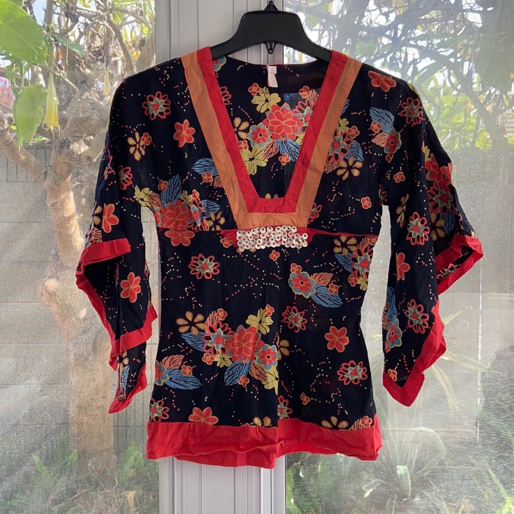 Nolita Bell Sleeve V-Neck Women's Top